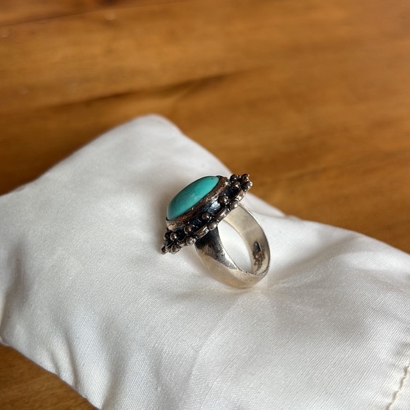Size 9 Silver chunky ring (925 stamped silver) with turquoise-coloured stone - Picture 2 of 4